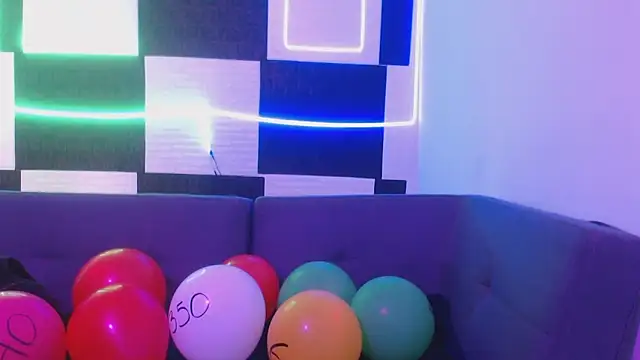 astrid blaze 27 online show from 02/16/26, 05:53