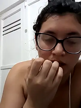 Dahlia-Rose online show from 02/28/26, 04:02