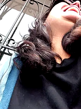 Snapshot of Mari-98 chatting on 02/21/26, 05:58 Mari-98 online show from 02/21/26, 05:58