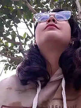 Snapshot of Mari-98 chatting on 02/22/26, 06:06 Mari-98 online show from 02/22/26, 06:06