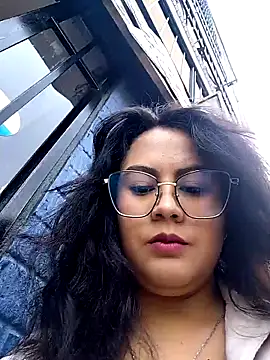 Snapshot of Mari-98 chatting on 02/27/26, 06:19 Mari-98 online show from 02/27/26, 06:19