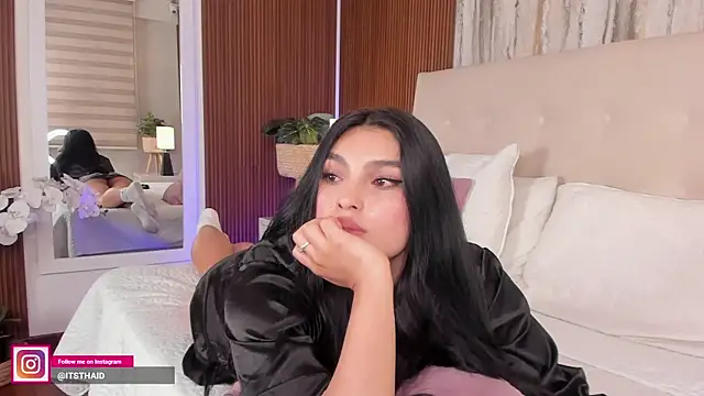 missthailand  online show from 04/22/26, 11:50