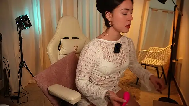 Snapshot of Madisonlara1 chatting on 02/06/26, 06:22 Madisonlara1 online show from 02/06/26, 06:22