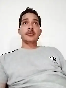 Snapshot of Santiago_vnz chatting on 02/08/26, 04:27 Santiago vnz online show from 02/08/26, 04:27