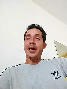 Snapshot of Santiago_vnz chatting on 02/22/26, 03:10 Santiago vnz online show from 02/22/26, 03:10