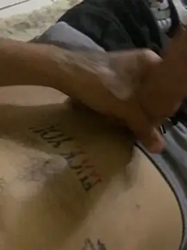 Snapshot of pitudo1713 chatting on 02/06/26, 12:15 pitudo1713 online show from 02/06/26, 12:15