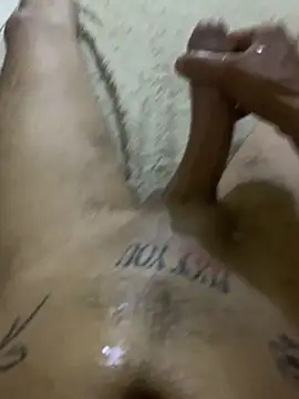 Snapshot of pitudo1713 chatting on 02/15/26, 02:19 pitudo1713 online show from 02/15/26, 02:19