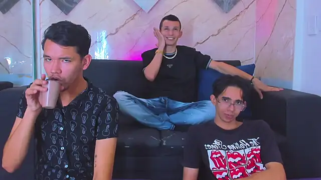 Snapshot of Wonka_1 chatting on 02/12/26, 03:45 Wonka 1 online show from 02/12/26, 03:45