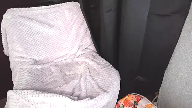 Snapshot of ArielsFeet333 chatting on 02/25/26, 11:25 ArielsFeet333 online show from 02/25/26, 11:25