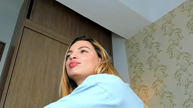 Snapshot of mahia_montenegro chatting on 03/01/26, 04:09 mahia montenegro online show from 03/01/26, 04:09