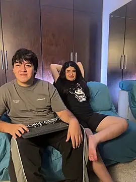 EmilyAndAndrew online show from 02/15/26, 03:36