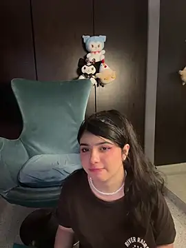 EmilyAndAndrew online show from 04/10/26, 04:28