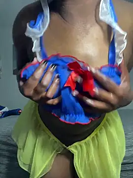 Snapshot of Ebony_Queeen chatting on 02/25/26, 05:00 Ebony Queeen online show from 02/25/26, 05:00