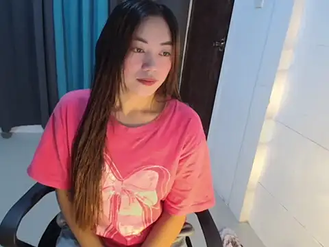 babydenxx69 online show from 04/15/26, 09:49