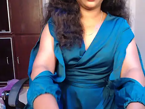 Snapshot of VixenNandhu chatting on 07/24/26, 10:08 VixenNandhu online show from 07/24/26, 10:08