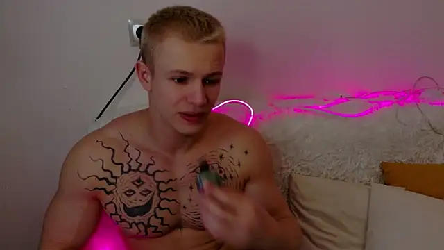 Snapshot of SterlingNoir chatting on 02/06/26, 01:36 SterlingNoir online show from 02/06/26, 01:36