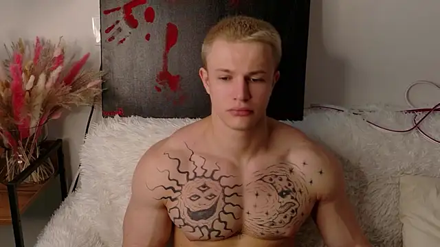 Snapshot of SterlingNoir chatting on 02/11/26, 09:25 SterlingNoir online show from 02/11/26, 09:25