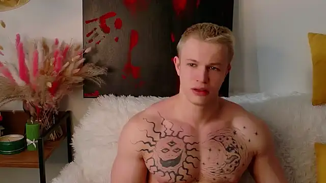 Snapshot of SterlingNoir chatting on 02/15/26, 08:46 SterlingNoir online show from 02/15/26, 08:46