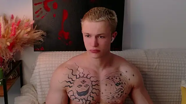 Snapshot of SterlingNoir chatting on 02/16/26, 09:16 SterlingNoir online show from 02/16/26, 09:16