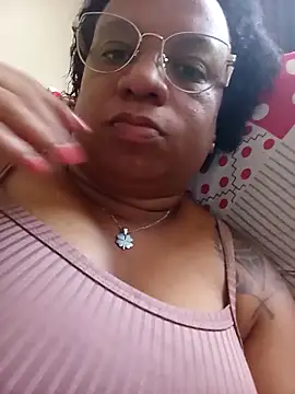 Snapshot of Mineirasafada2026 chatting on 02/18/26, 07:10 Mineirasafada2026 online show from 02/18/26, 07:10