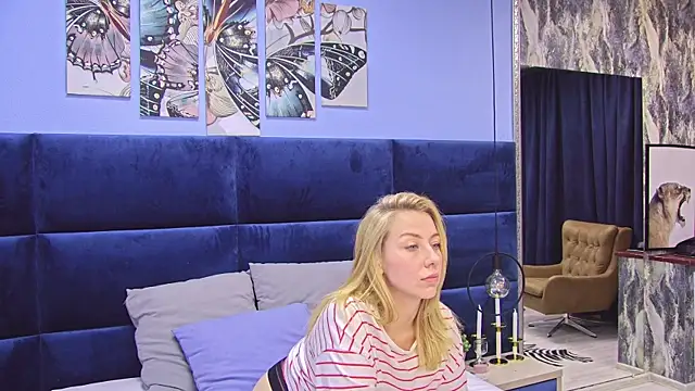 Snapshot of LovelyMiley chatting on 02/19/26, 03:30 LovelyMiley online show from 02/19/26, 03:30