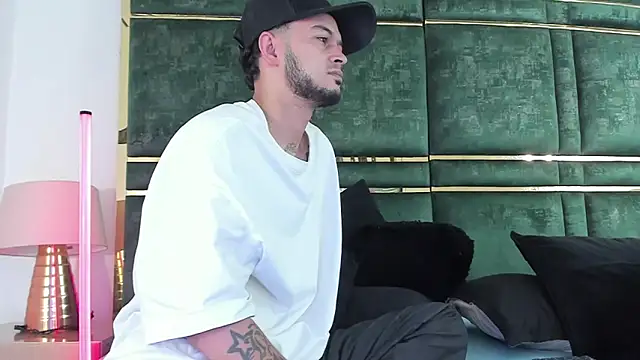 Snapshot of GaelyCoral chatting on 02/25/26, 11:31 GaelyCoral online show from 02/25/26, 11:31