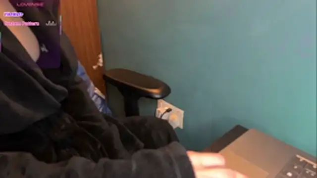 Snapshot of JadeAlexis403 chatting on 02/15/26, 10:28 JadeAlexis403 online show from 02/15/26, 10:28