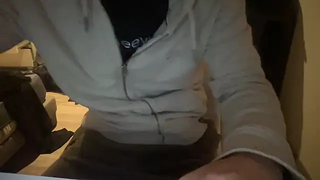 Snapshot of raoulbtnbois chatting on 02/18/26, 01:40 raoulbtnbois online show from 02/18/26, 01:40