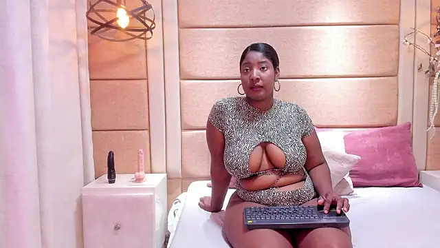 Snapshot of AprilMonroe chatting on 02/27/26, 04:12 AprilMonroe online show from 02/27/26, 04:12