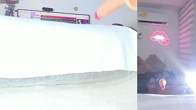 lana  kane   online show from 04/18/26, 09:24