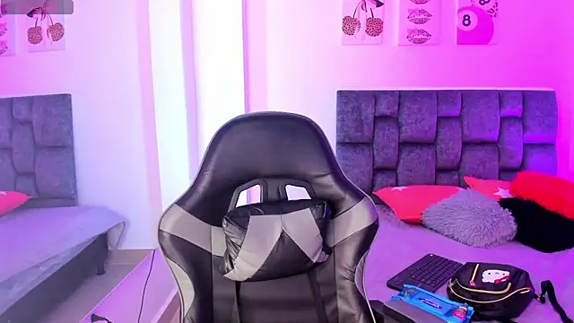 Madison Rosee online show from 04/23/26, 12:23