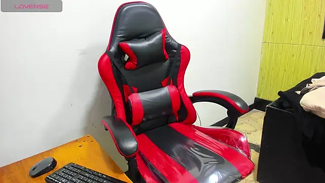 peachy hot online show from 04/05/26, 04:42