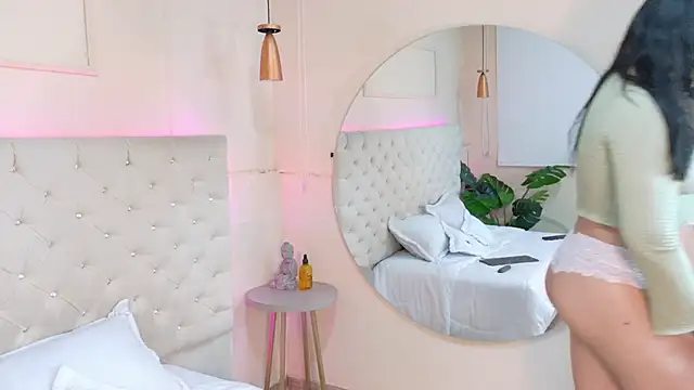 AnnaiTaylor online show from 02/11/26, 11:37