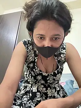 Snapshot of raavigirl chatting on 02/24/26, 08:01 raavigirl online show from 02/24/26, 08:01