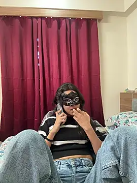 raavigirl online show from 04/18/26, 10:19