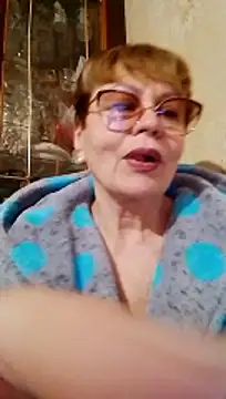 SophieBurns online show from 04/19/26, 06:10