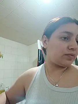 MajoArias online show from 04/23/26, 01:07