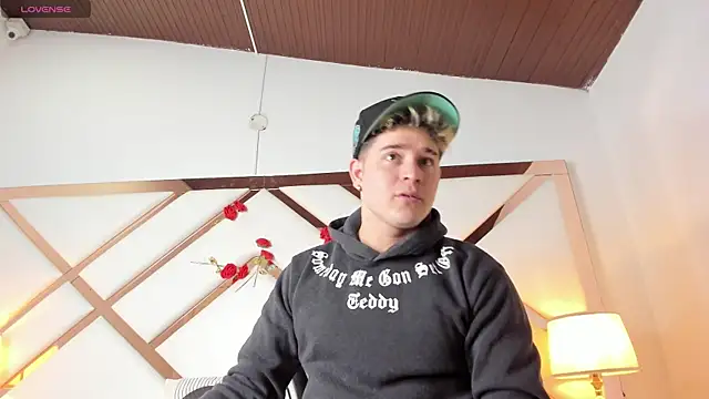 Snapshot of rayan_linxx chatting on 02/14/26, 07:54 rayan linxx online show from 02/14/26, 07:54