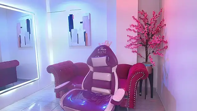 Alanna  scott online show from 04/24/26, 04:26