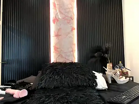 Snapshot of LilianaVegas chatting on 02/15/26, 07:32 LilianaVegas online show from 02/15/26, 07:32