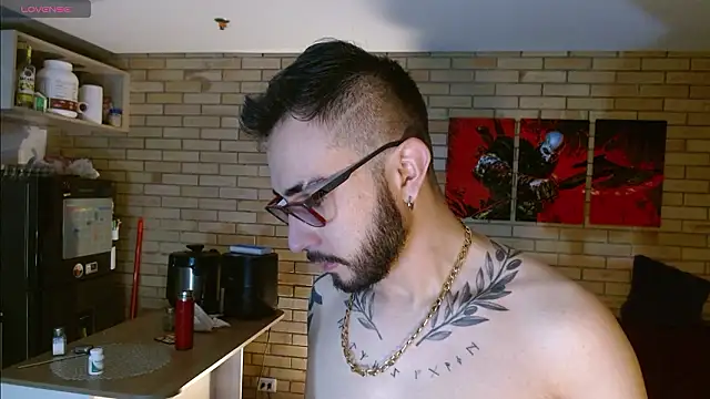 Snapshot of dave_wolf7 chatting on 02/11/26, 12:10 dave wolf7 online show from 02/11/26, 12:10