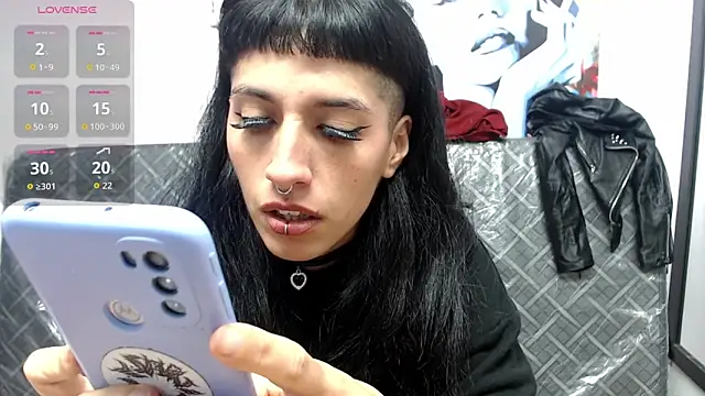 FRANCESCA LOVE  online show from 04/18/26, 09:26