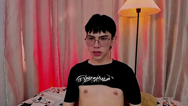 Snapshot of Demian_Hush chatting on 02/21/26, 07:26 Demian Hush online show from 02/21/26, 07:26