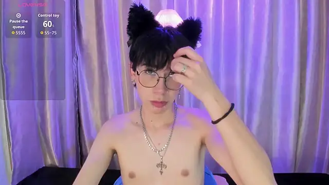 Demian Hush online show from 04/17/26, 03:09