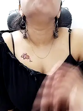 Snapshot of Tamil_sexy_doll chatting on 02/07/26, 12:36 Tamil sexy doll online show from 02/07/26, 12:36