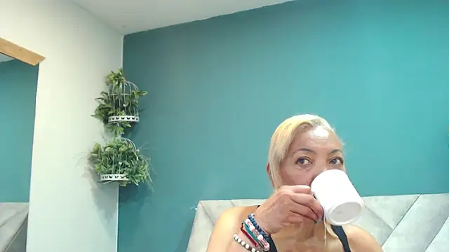 AmelieLux online show from 03/10/26, 05:18