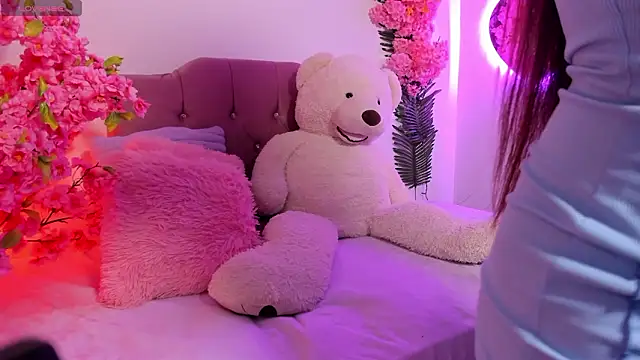 Eleanor Park  online show from 03/03/26, 03:45