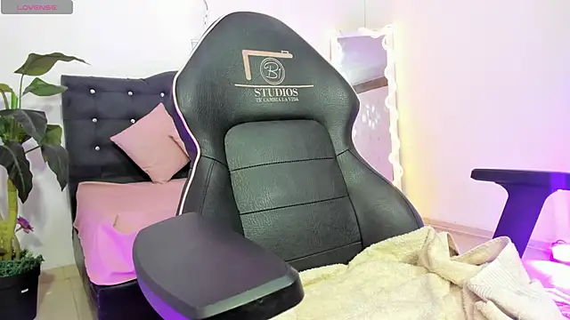 LUNAKITTY TAY online show from 04/04/26, 11:29