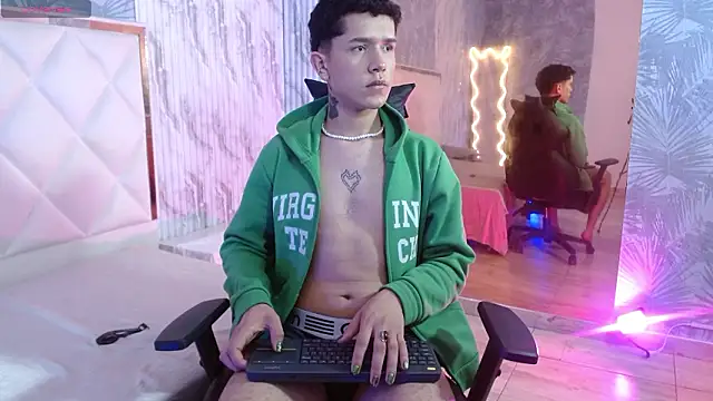 Snapshot of estefan_tay chatting on 02/09/26, 07:18 estefan tay online show from 02/09/26, 07:18