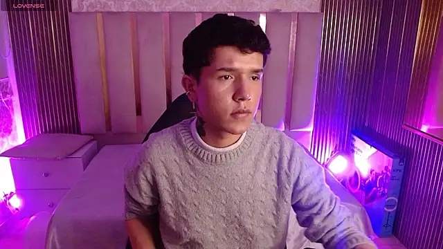 Snapshot of estefan_tay chatting on 02/20/26, 01:35 estefan tay online show from 02/20/26, 01:35